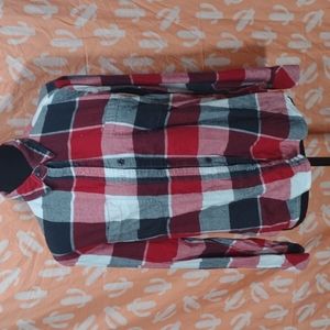 Black red and white plaited button up